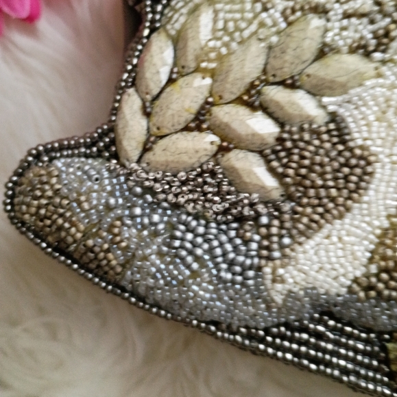 Mary Frances Hop To It Easter Bunny Rabbit Beaded Bag - Picture 3 of 13